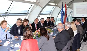 Plenković i Juncker u Zračnoj luci Dubrovnik