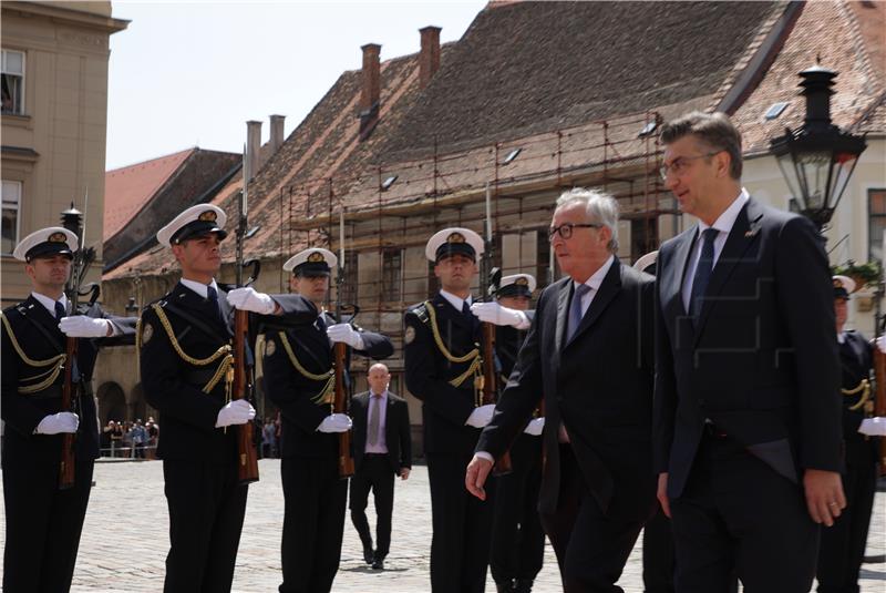 Premijer Plenković i predsjednik Europske komisije Jean-Claude Juncker sastali se u Banskim dvorima