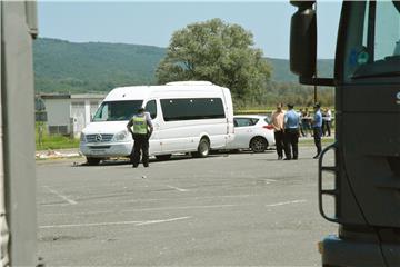 Dvoje poginulih u naletu kamiona na grupu ljudi na odmorištu autoceste kod Novske