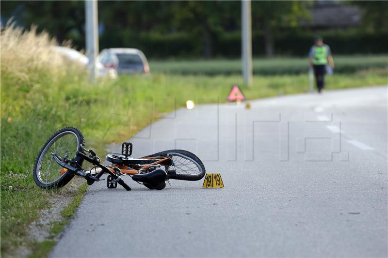 Koprivnica: Osobni automobil naletio na dvoje djece