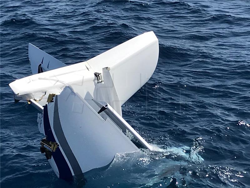 Avion pao u more kod Hvara, nema ozlijeđenih