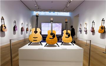 USA NEW YORK CHRISTIES DAVID GILMORE GUITARS