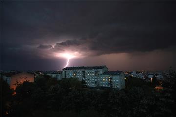 Grmljavinsko nevrijeme iznad Zagreba