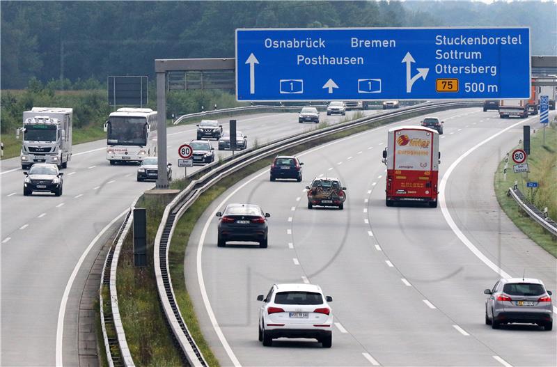 (FILE) GERMANY TRAFFIC PUBLIC PRIVATE PARTNERSHIP