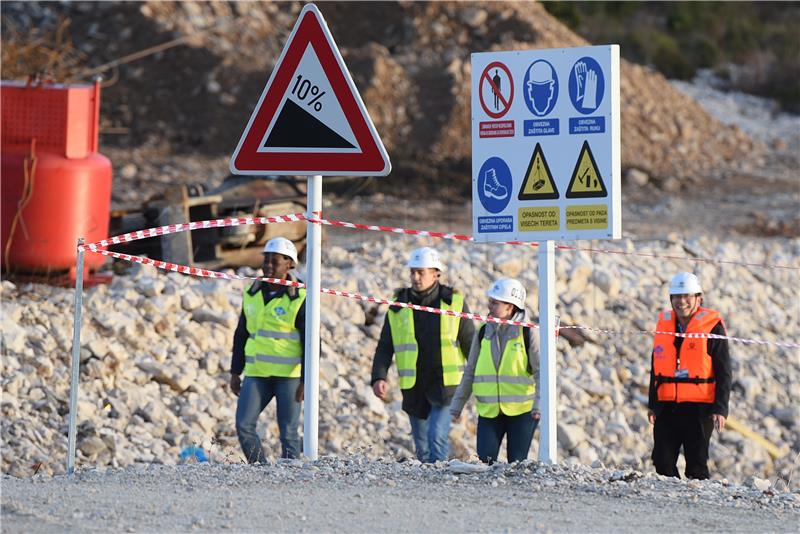 Vlada povećala kvotu za zapošljavanje stranih radnika u turizmu i građevinarstvu