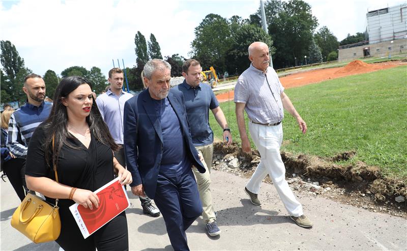 Gradonačelnik obišao radove na rekonstrukciji atletske staze u Sportskom parku Mladost