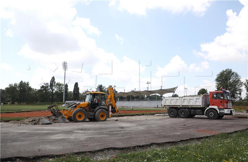 Gradonačelnik obišao radove na rekonstrukciji atletske staze u Sportskom parku Mladost