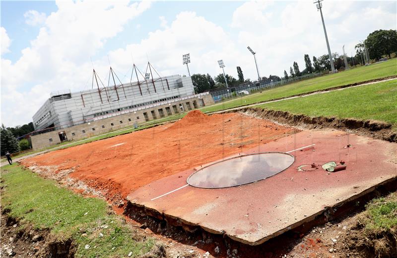 Gradonačelnik obišao radove na rekonstrukciji atletske staze u Sportskom parku Mladost