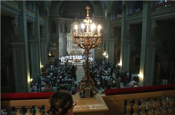 Kravat pukovnija je tradicionalno predvodila Tijelovsku procesiju u središtu Zagreba