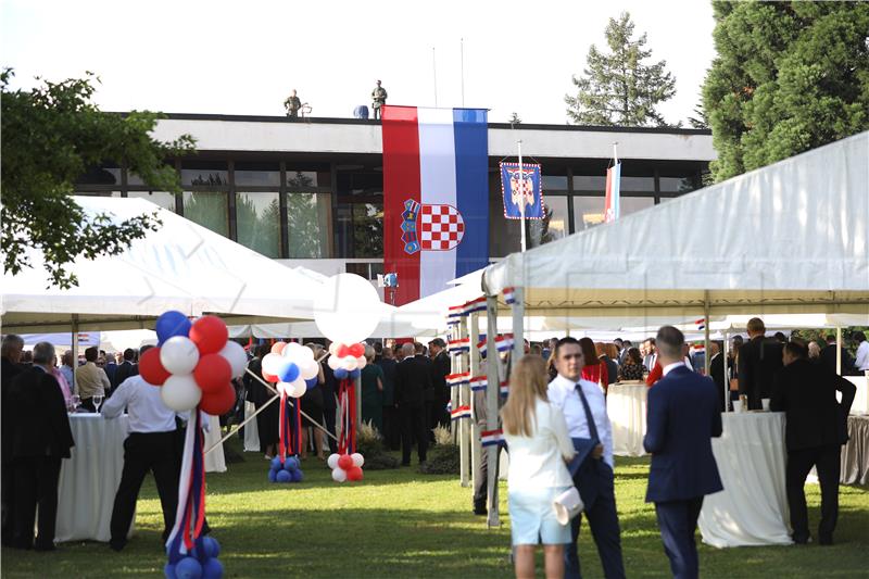 Prijam predsjednice Grabar-Kitarović u povodu Dana državnosti: Za još bolju Hrvatsku!