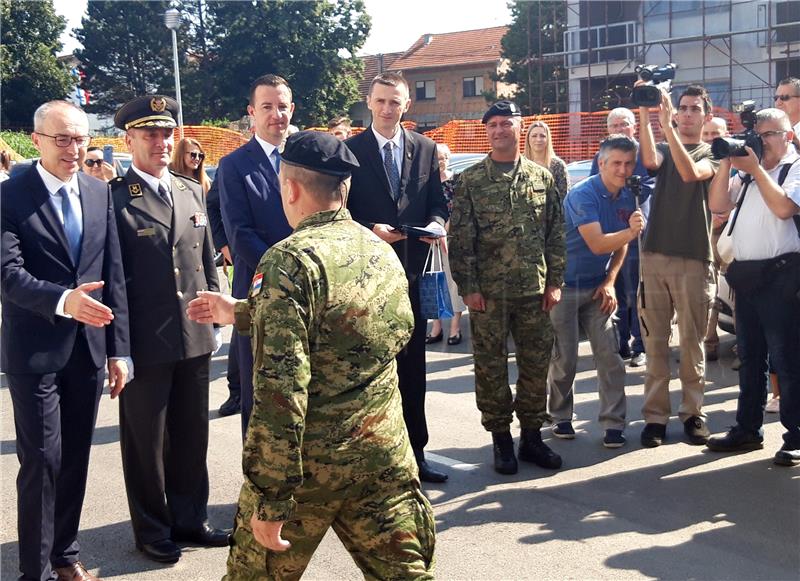 Inženjercima pet stanova u Vukovaru