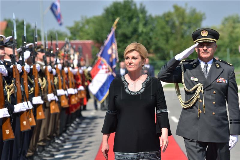 Predsjednica Grabar-Kitarović na promociji polaznika HVU: Vukovar nikada nije pokleknuo