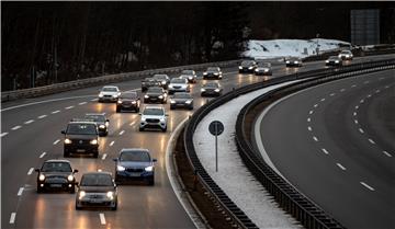 Velike automobilske kompanije platit će znatne kazne ne smanje li emisije ispušnih plinova