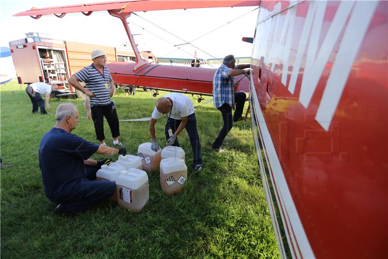 Osijek: Borba s komarcima počela zaprašivanjem iz zraka