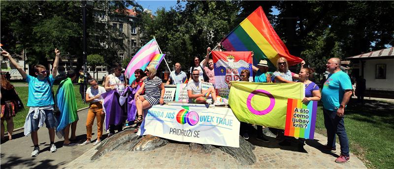 Homoseksualni mimohod u središtu Beograda protekao bez incidenata