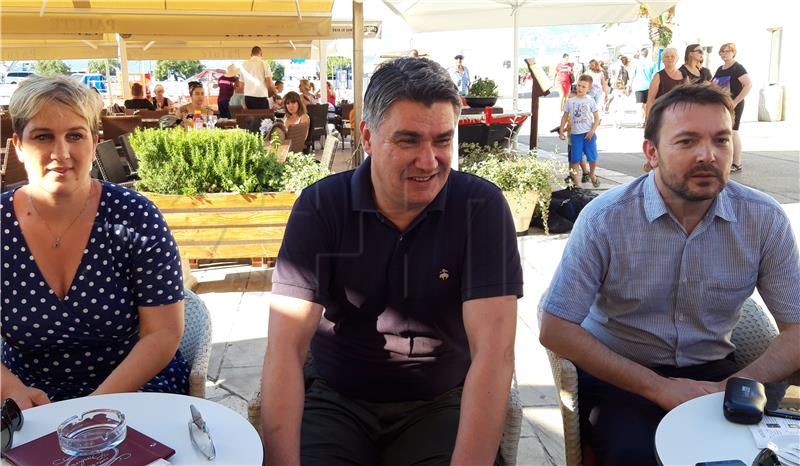 Milanovic expects to make it into second round of presidential election