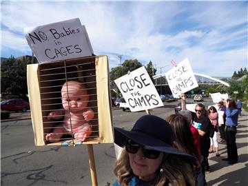 USA CLOSE THE CAMPS PROTEST