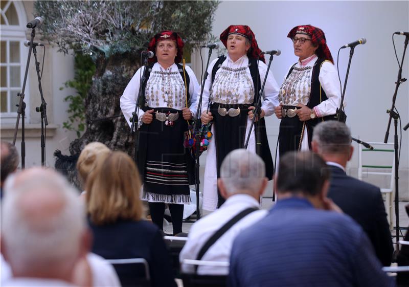  Otvorena izložba "Nematerijalna kulturna baština u Federaciji Bosne i Hercegovine - iz zbirke Karmela sv. Ilije"