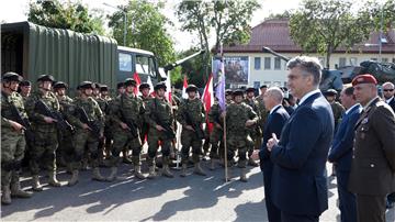 Plenković posjetio hrvatske vojnike u Poljskoj