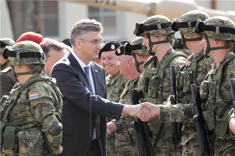 PM and defence minister visit Croatian troops in Poland