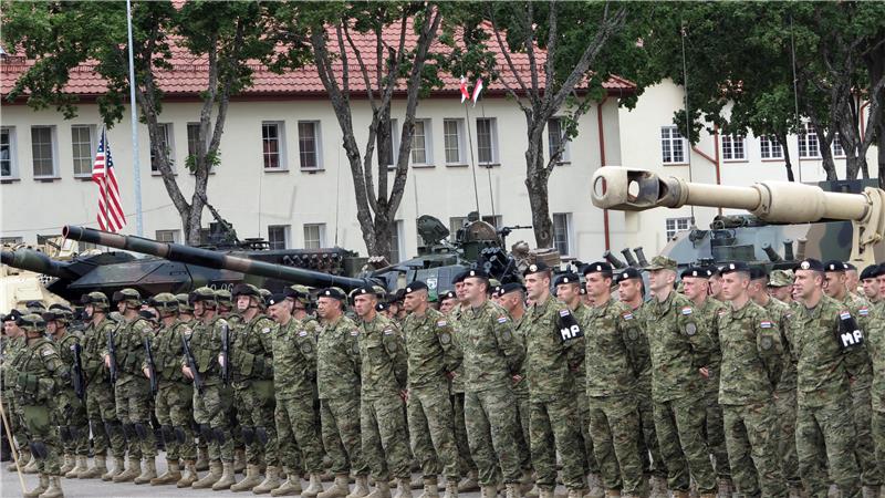 Plenković posjetio hrvatske vojnike u Poljskoj