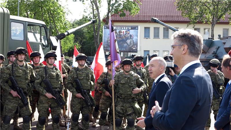 Plenković posjetio hrvatske vojnike u Poljskoj