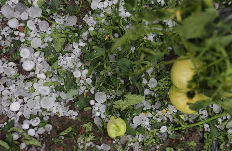 MUP: Nekoliko županija zahvaćeno nevremenom