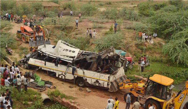 INDIA BUS ACCIDENT