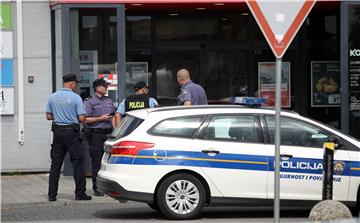 Dvojica pljačkaša upala u banku na Črnomercu - jedan ranjen i uhićen, drugi u bijegu