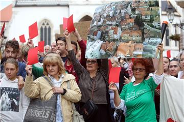 Prosvjed protiv GUP-a ispred Gradske skupštine