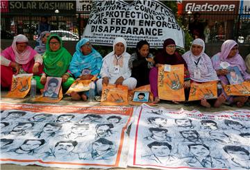 INDIA KASHMIR DISAPPEARED PERSONS SIT IN PROTEST