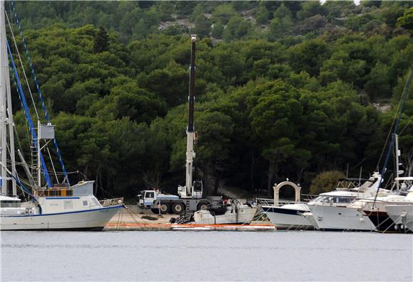 Teško ozlijeđen jedan od dvojice radnika stradalih u eksploziji jahte u Rogoznici