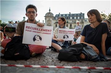 FRANCE PARIS VINCENT LAMBERT PRAYER