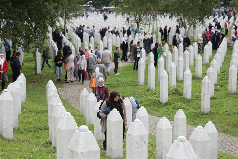 Thousands arriving in Srebrenica for commemoration of 1995 genocide