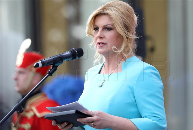 Croatian president concerned for workers due to escalation at Aluminij smelter