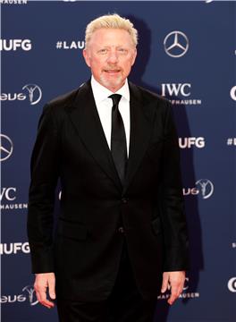 Prodajom trofeja Boris Becker skupio 765.000 eura za dugove