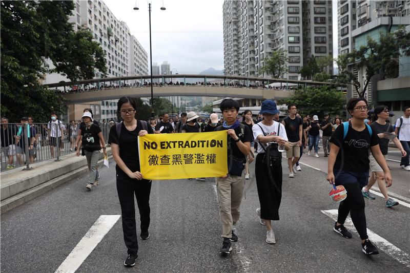 Prosvjedi u Hong Kongu protiv vlade i policije