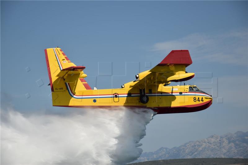 Three firefighting planes engaged in dousing fire on Pag, blaze contained