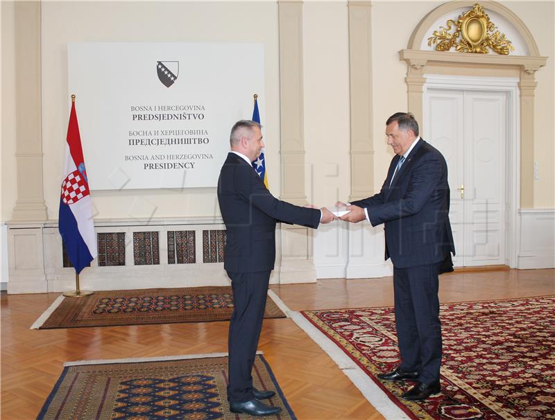 New Croatian ambassador inaugurated in Sarajevo