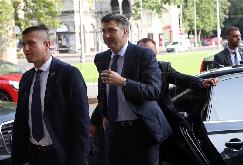 Plenkovic arrives at party headquarters: It's all done