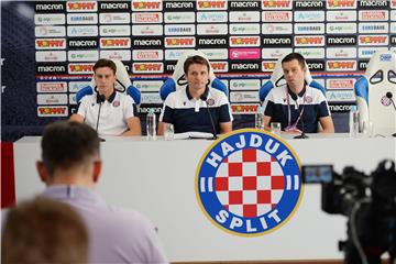 Konferencija za medije trenera Hajduka Siniše Orešćanina uoči utakmice HNK Hajduk Split – Gzira United FC