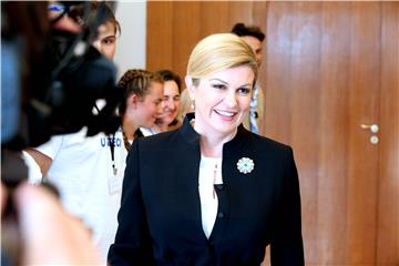 Kolinda Grabar-Kitarović primila u posjet djecu iz Srebrenice