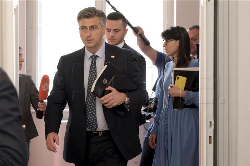 Plenkovic: Constitutional Court decision does not specify bilingual signs in Vukovar