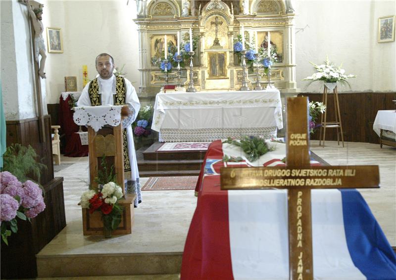 Requiem mass held for six WWII victims recovered from pit near Brod na Kupi