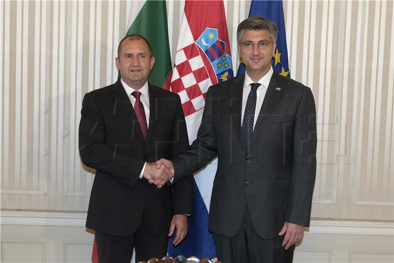 Croatian PM, Bulgarian president advocate stronger economic cooperation