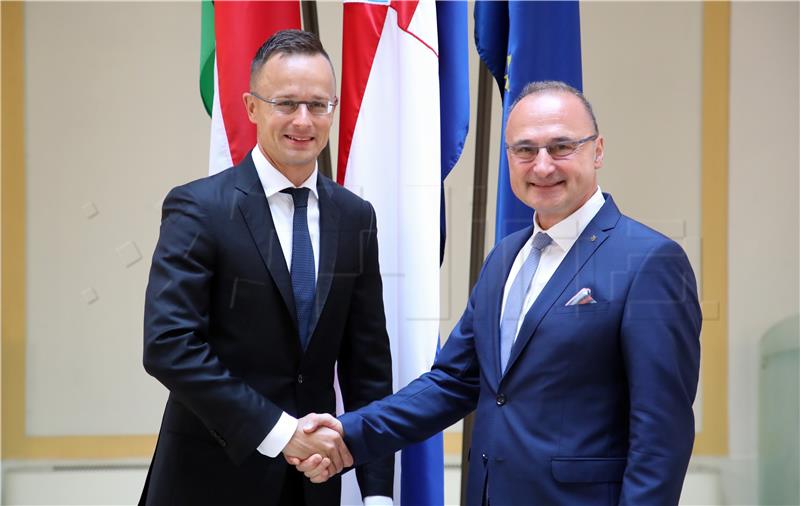 Croatian and Hungarian FMs advocate EU enlargement to Southeast