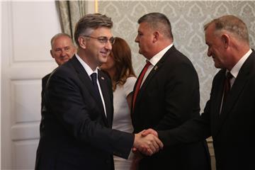 Premijer Plenković primio izaslanstvo Viteškog alkarskog društva Sinj