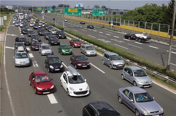 Na hrvatskim autocestama proteklog vikenda nešto više vozila nego lani 