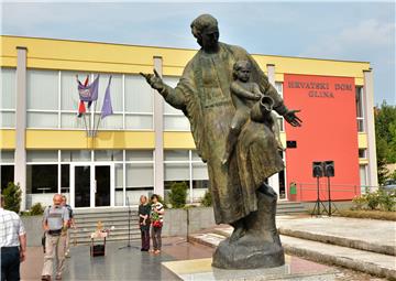 SNV odao počast Srbima ubijenima u ustaškim zločinima 1941. u Glini