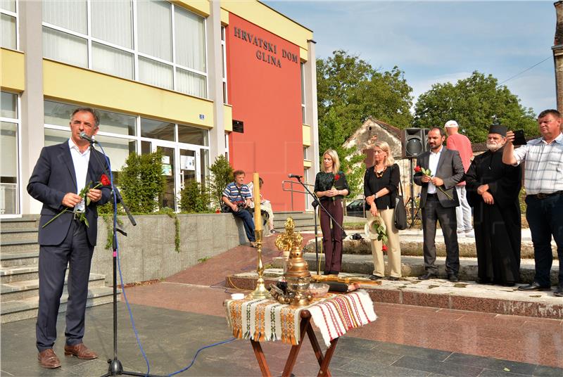 SNV pays tribute to Serbs killed by Ustashas in Glina in 1941